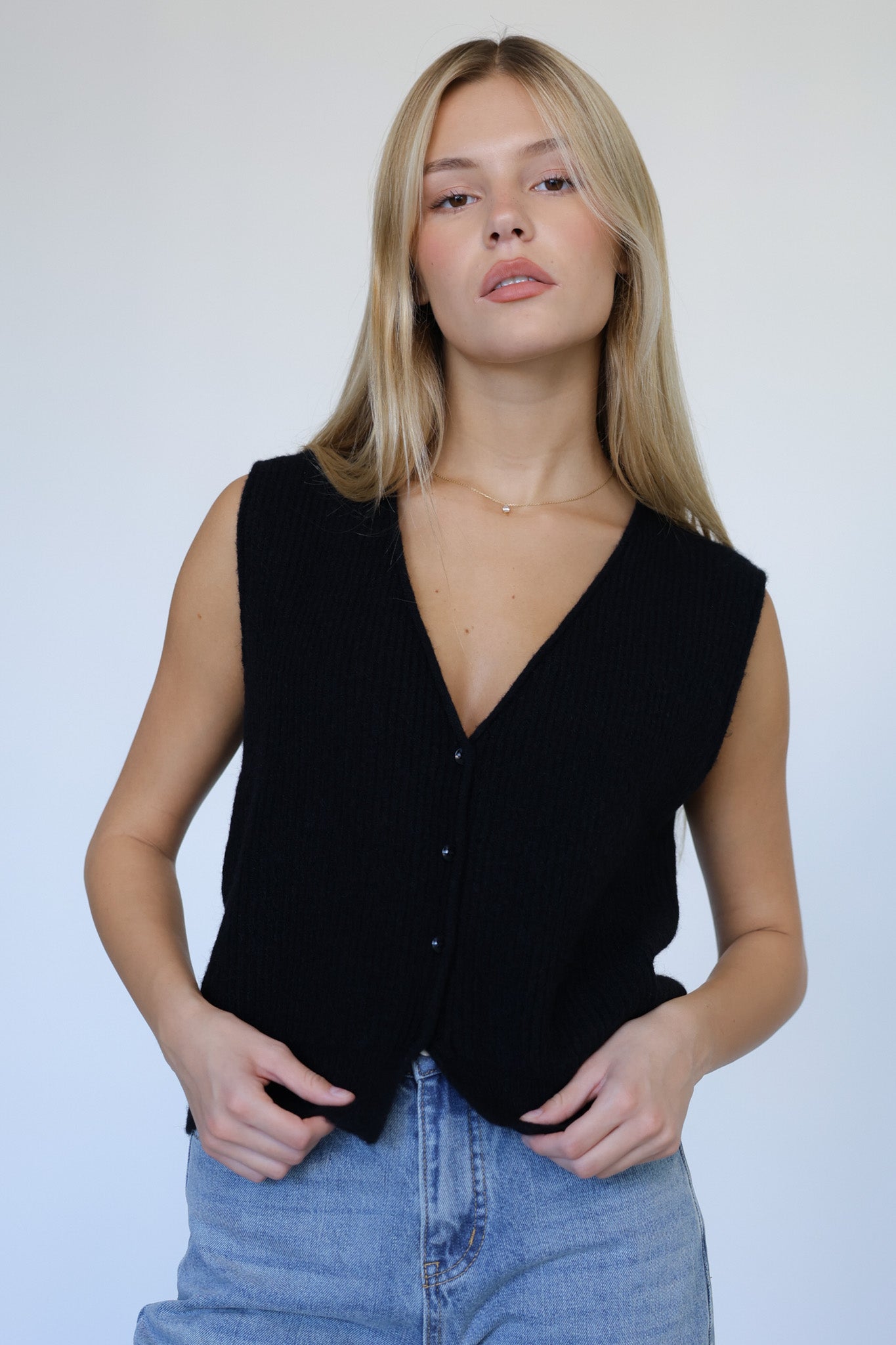 אפודת אלבי - שחור