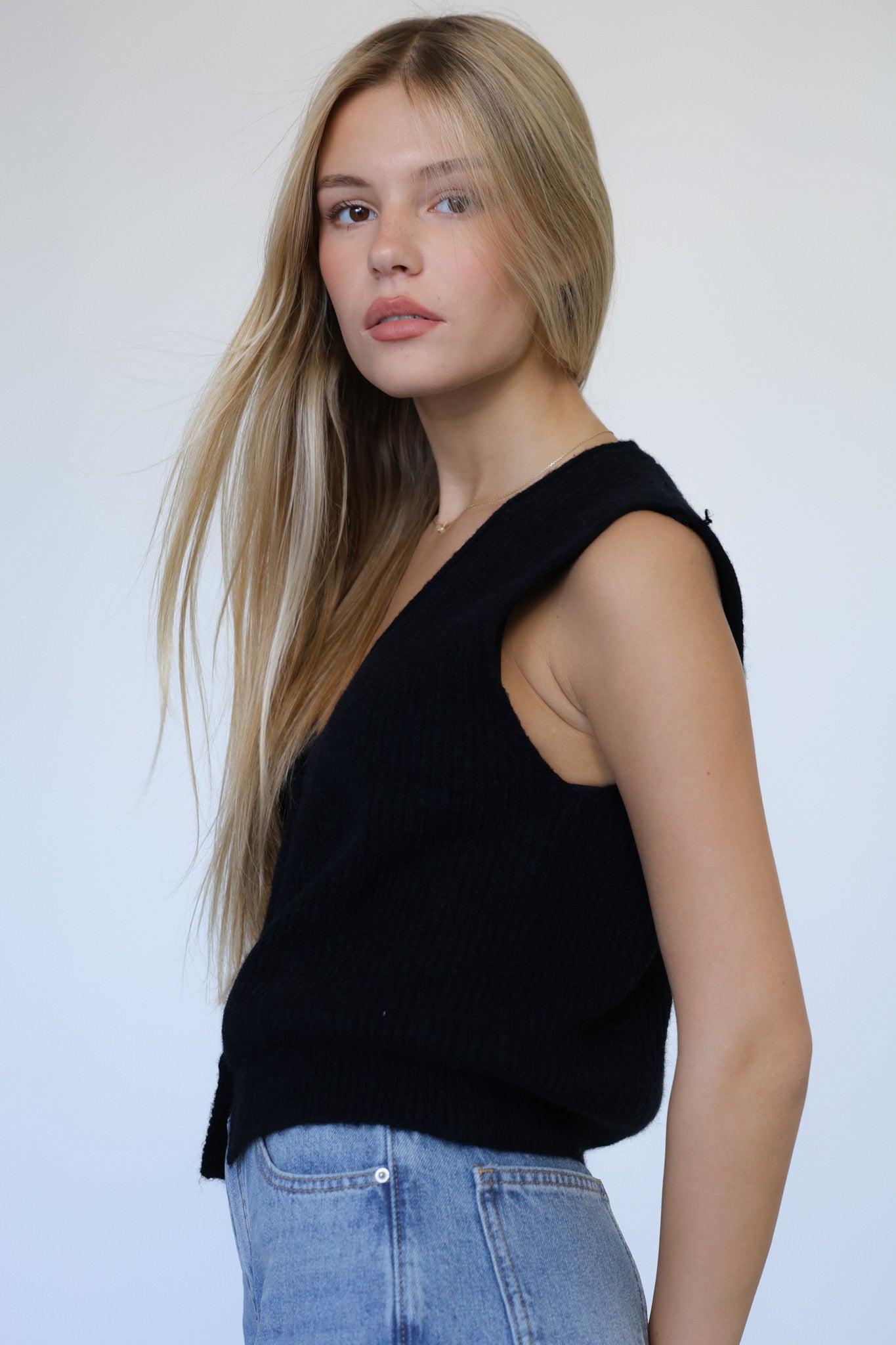 אפודת אלבי - שחור