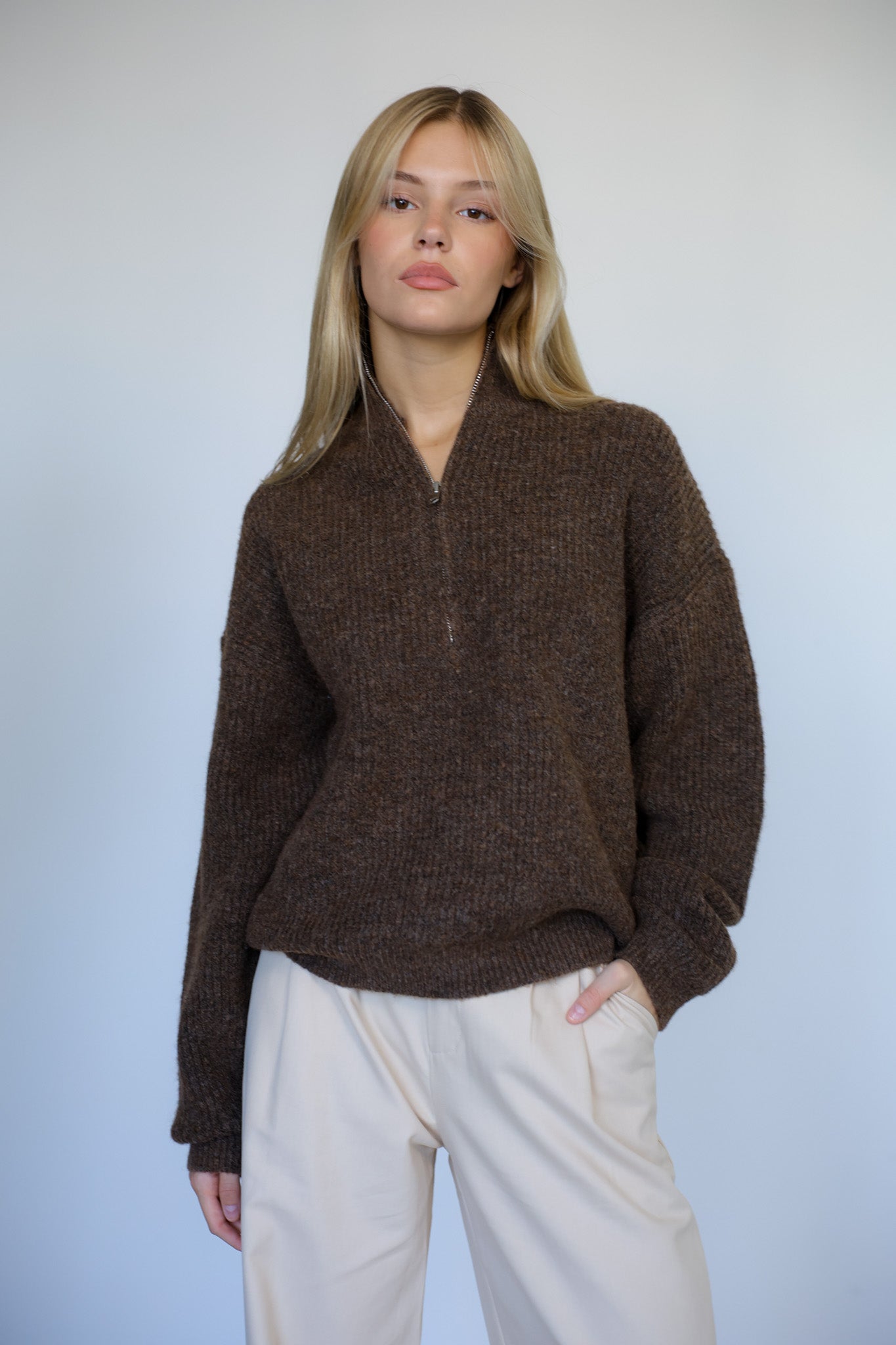 סריג דניאל - חום