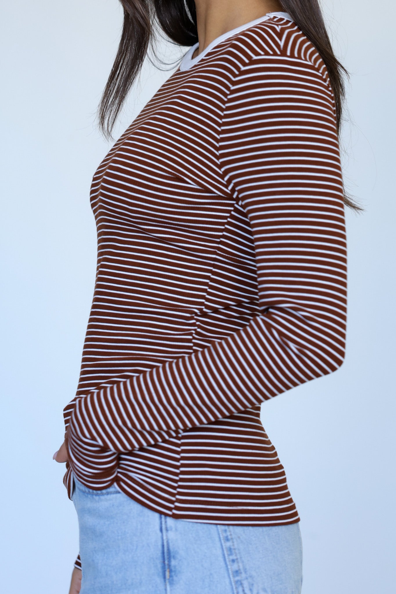 חולצת ורה - חומה פסים לבנים