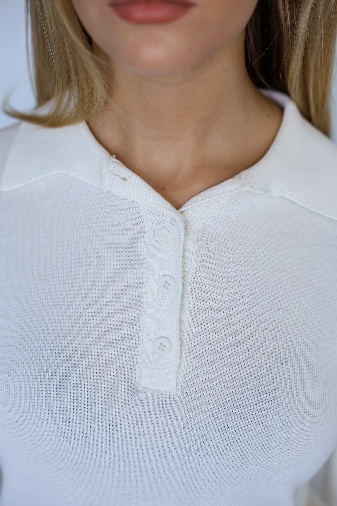 חולצת סריג פולו אמיליה - לבן